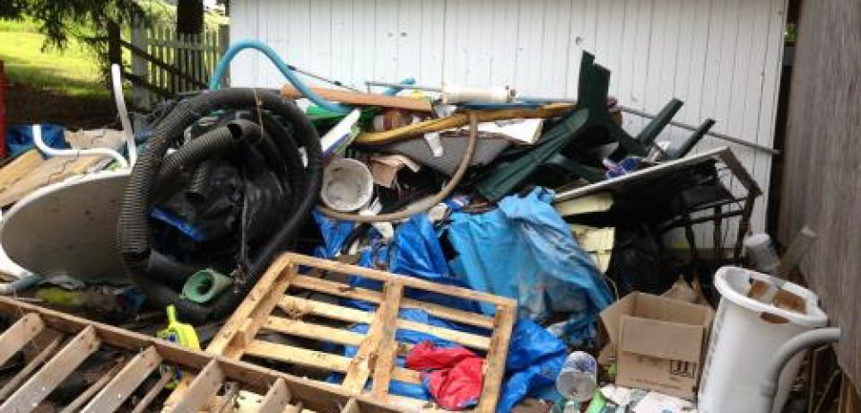 Straightforward junk cleaning services help you to declutter easily.